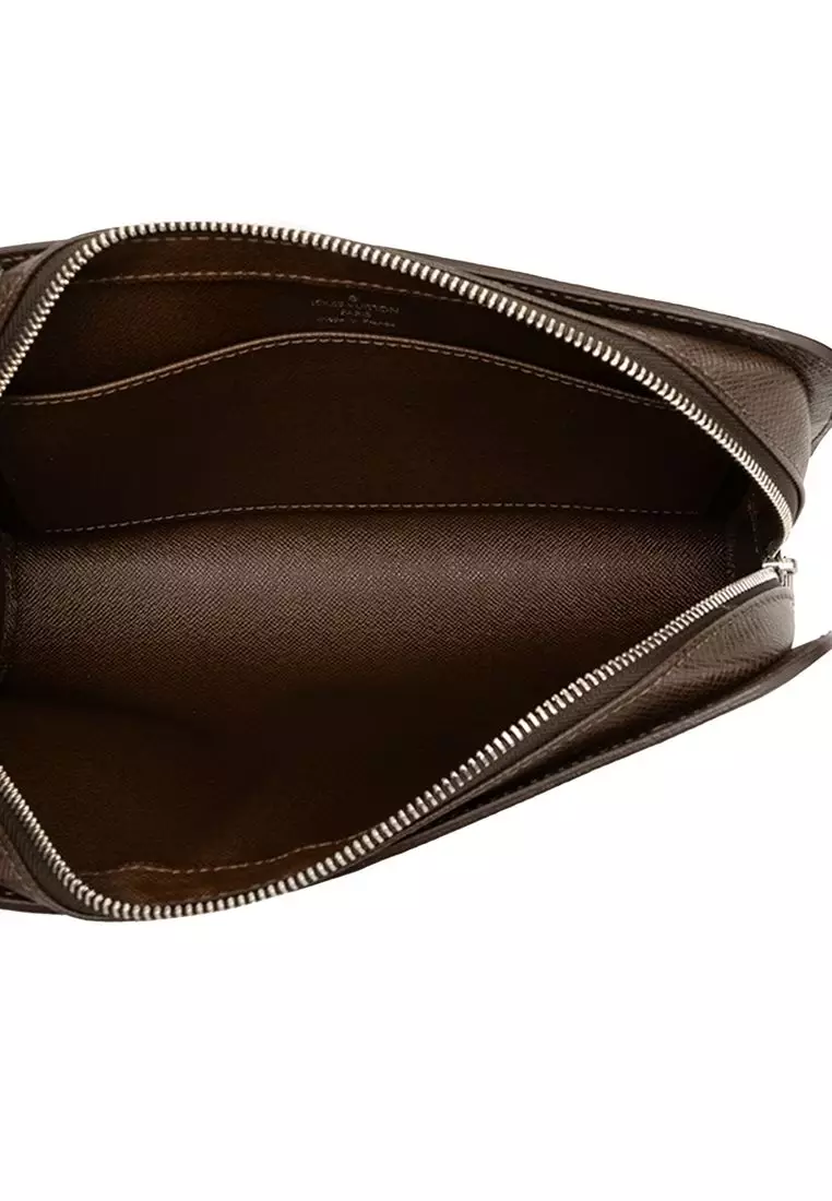 Pre-Loved Louis Vuitton Taiga Pochette Baikal