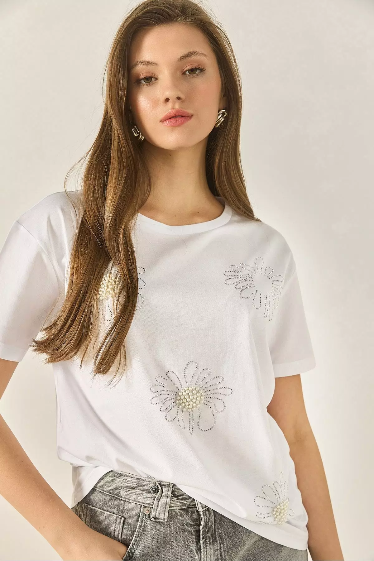 Women's Flower Motif Stone Bead Embroidered Regular Fit Cotton T-Shirt 8128 60283300