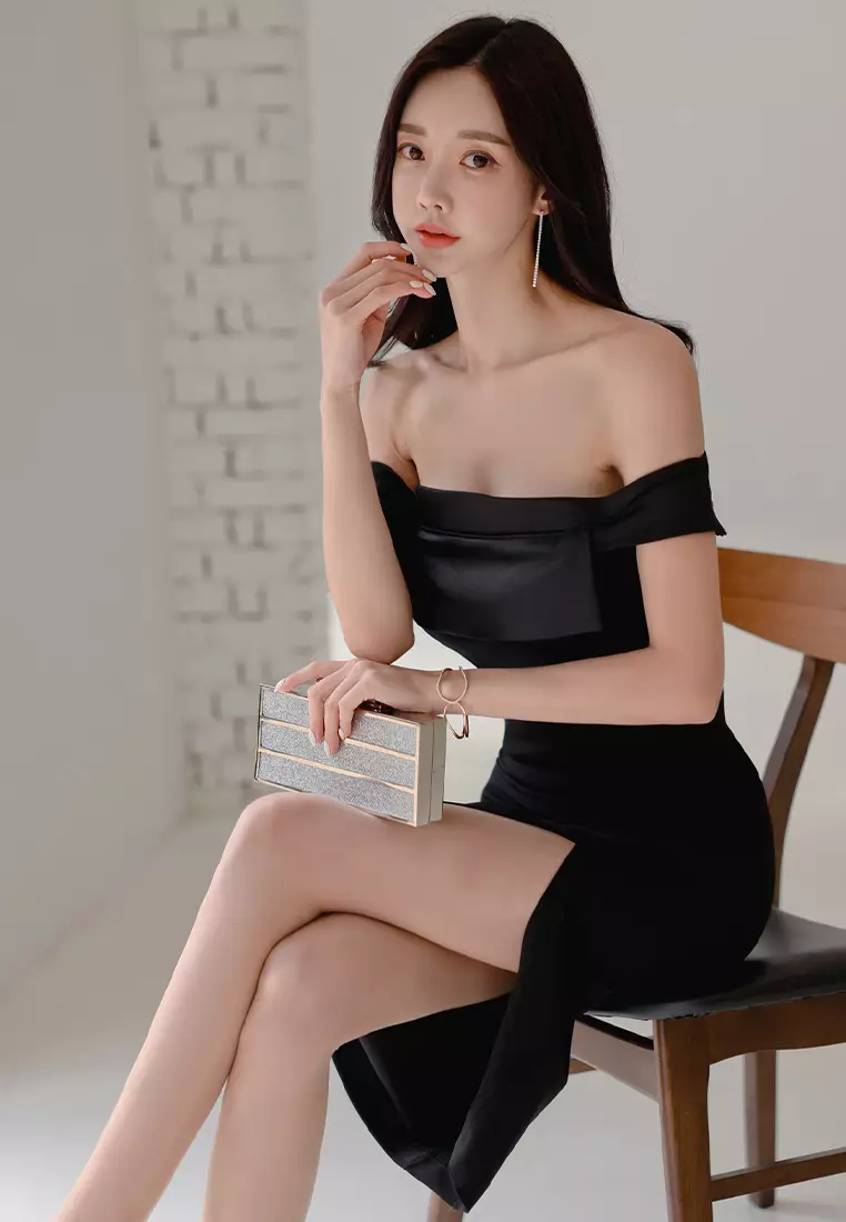 Korean Style Ladies Off Shoulder One-Piece Dress A22022412