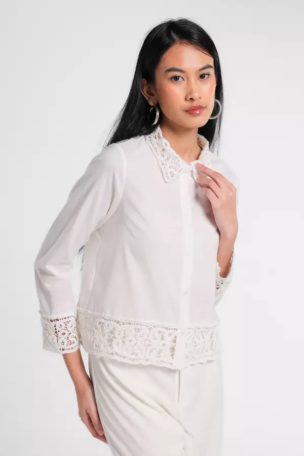 MINIMAL - Shireene - Blus Kombinasi Lace - Off White