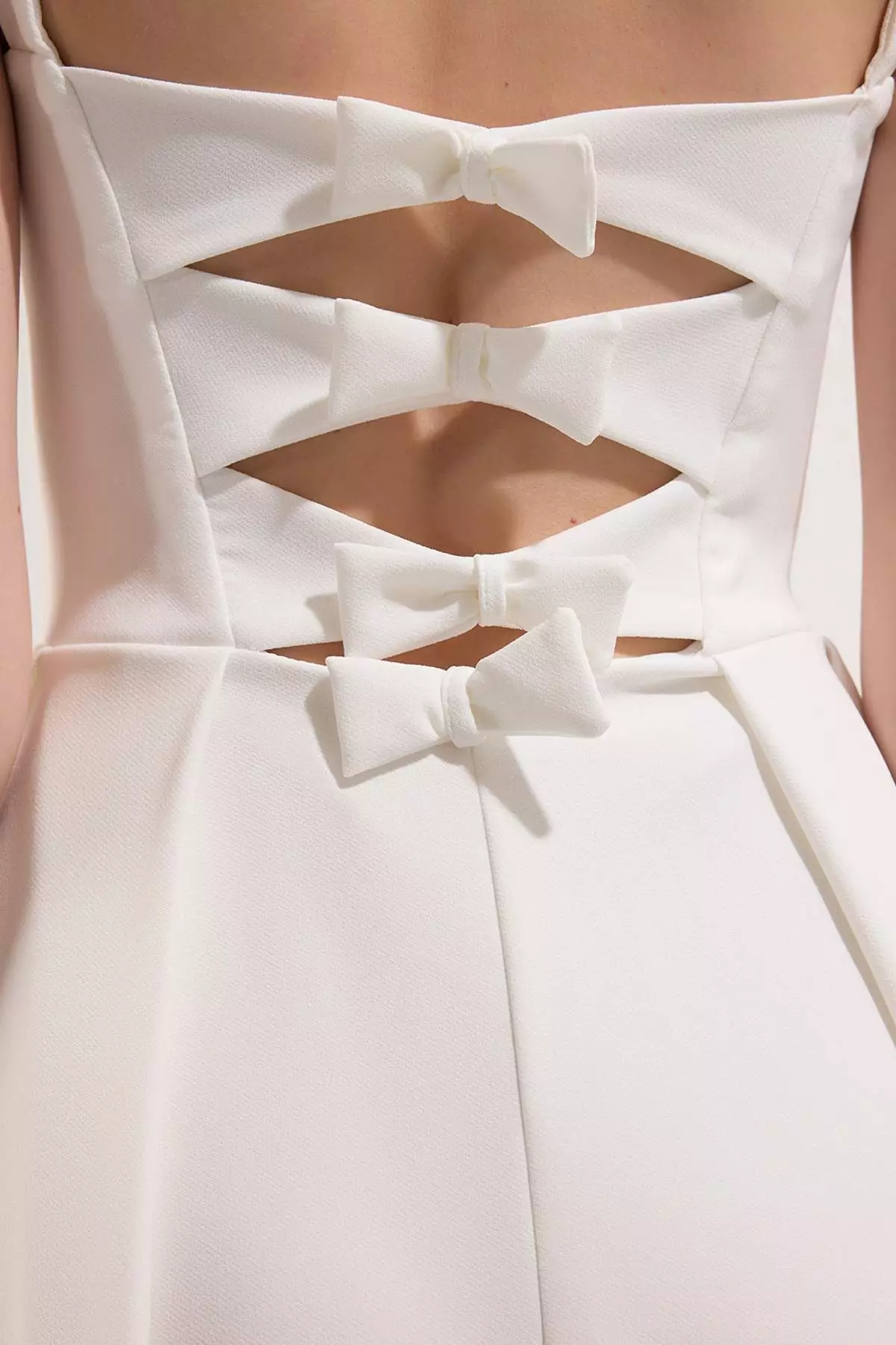 White A-Line Back Bow Detailed Woven Long Elegant Evening Dress & Graduation Dress TPRSS25AE00020