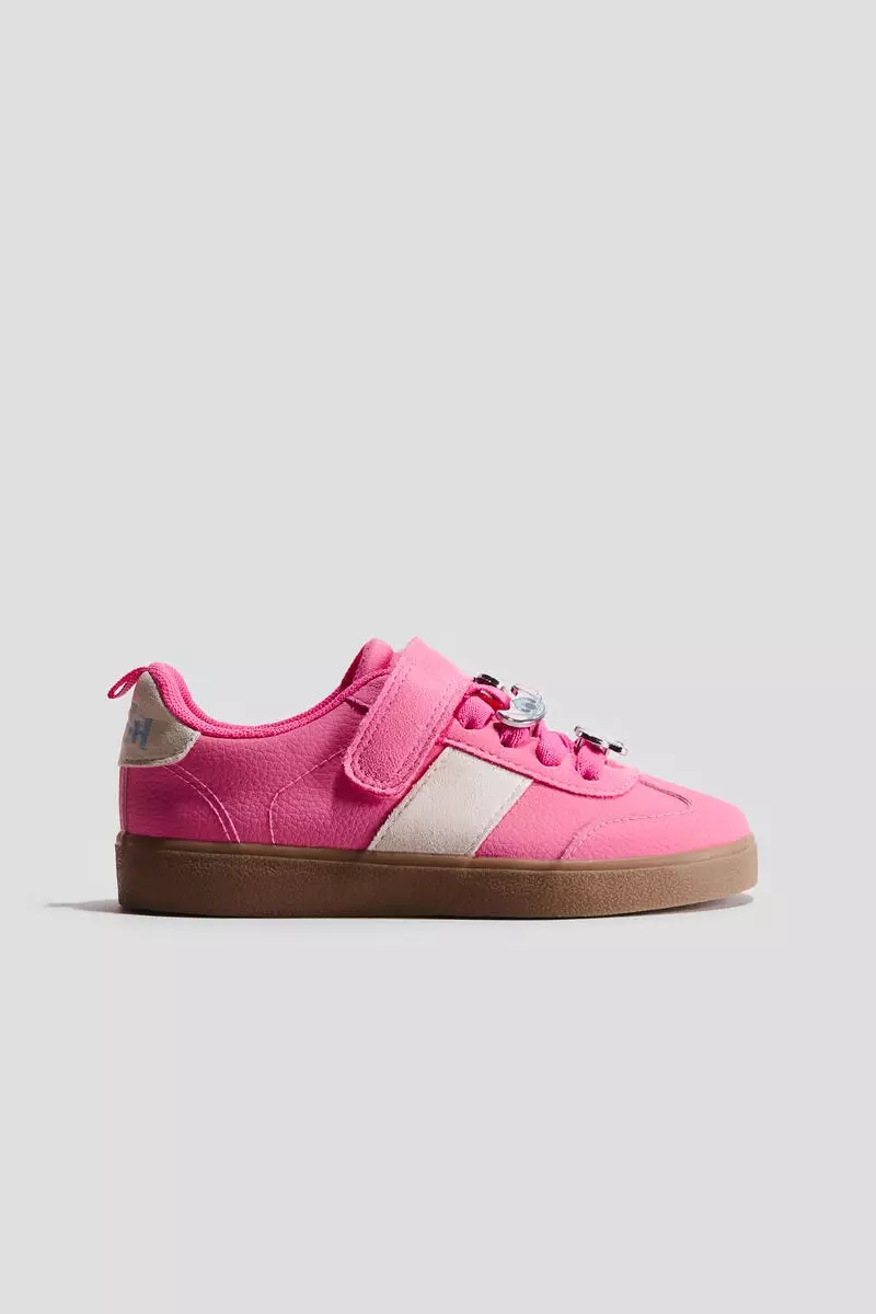 Motif-detail trainers