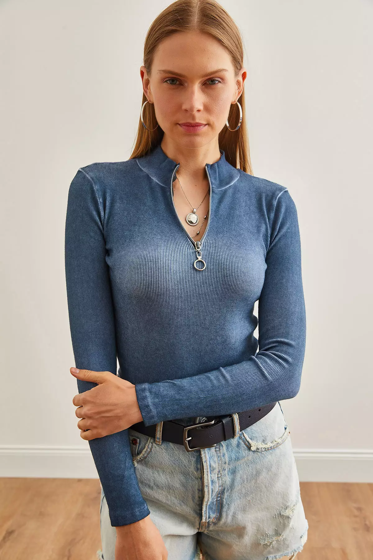 Women's Washed Indigo Zippered Turtleneck Lycra Blouse Blz-19001155