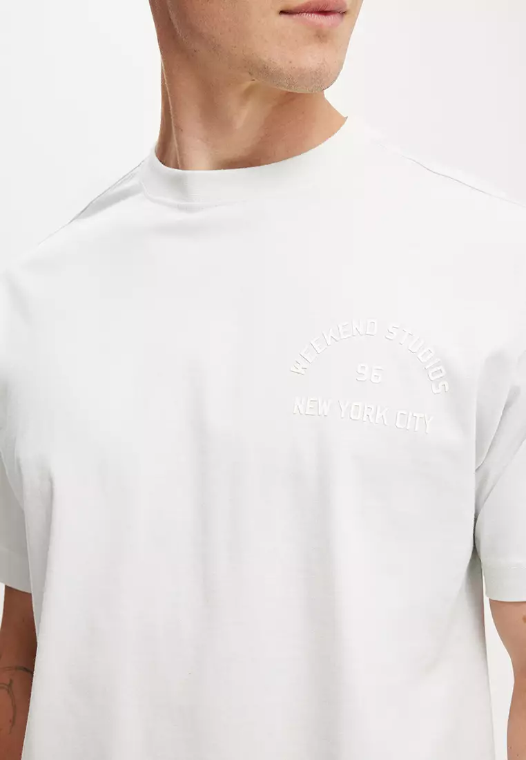 Box Fit Graphic T-Shirt