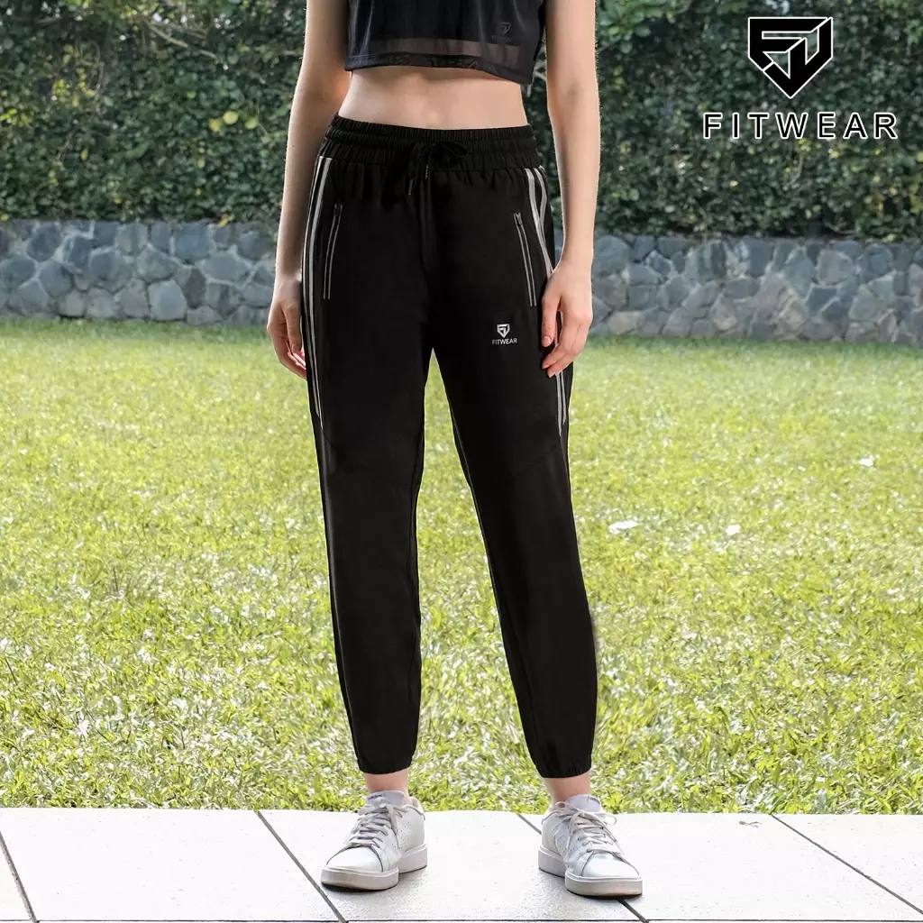 Fitwear Studio - Jogger Olahraga Wanita AISHA 2 STRIPE POCKET DRYFIT OVERSIZE - BLACK