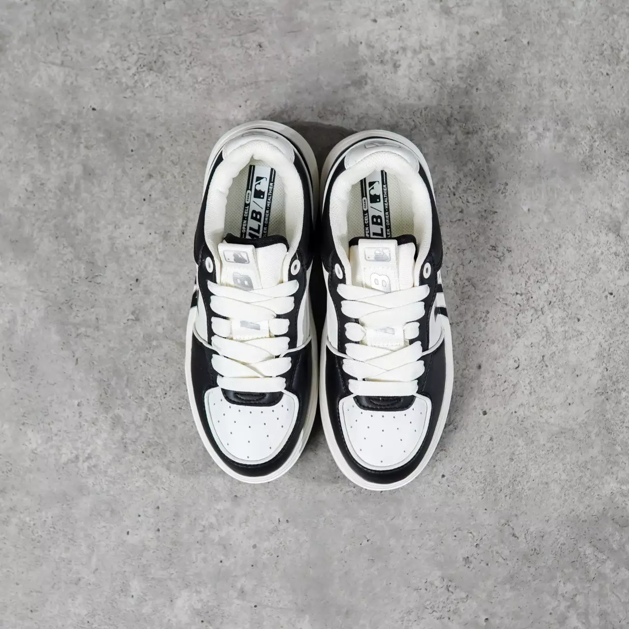 Sepatu MLB NY LINER BLACK IVORY WHITE SNEAKER 100% ORIGINAL