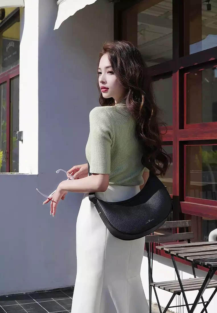 Women's Shoulder Bag / Sling Bag / Crossbody Bag - Black