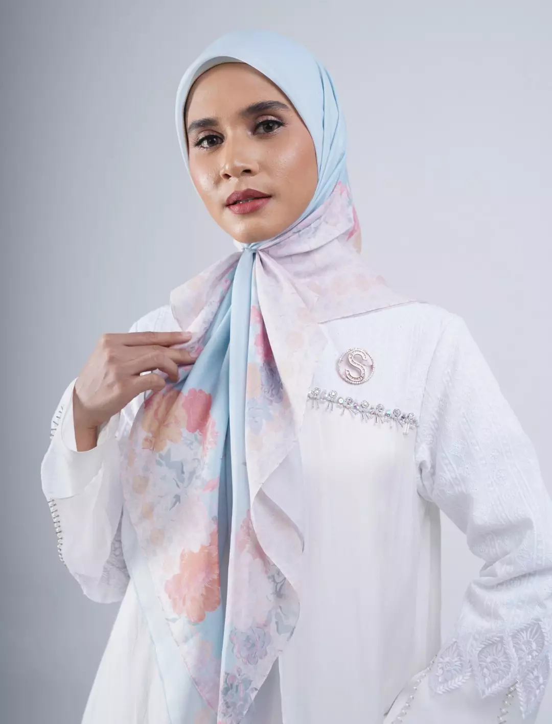 Harper Printed Scarf Capri Blue | Hijab Kerudung Segi Empat Motif