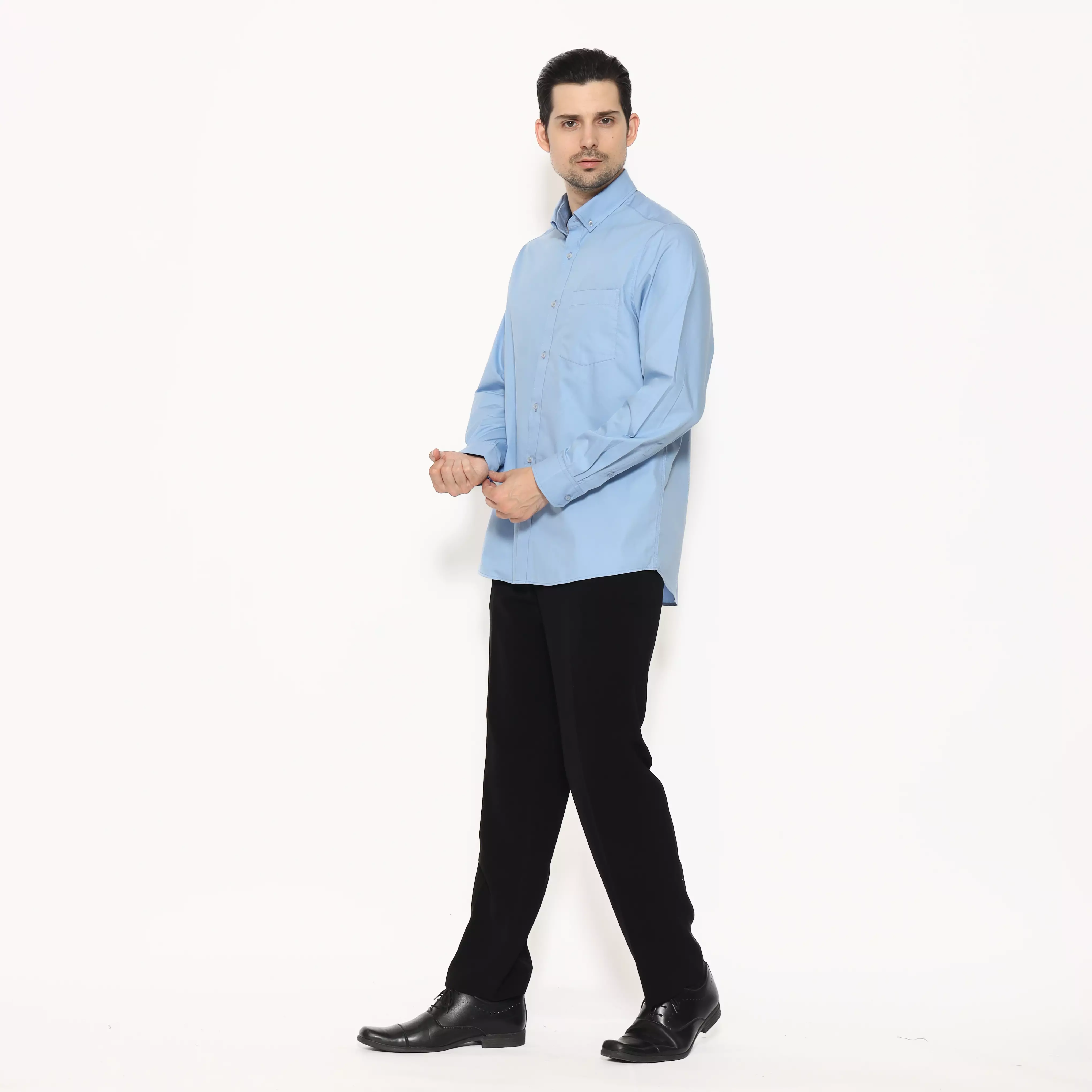 Lawell Kemeja Pria Lengan Panjang – DESMOND | Biru Muda | Regular Fit | Polyester Cotton Premium | Tekstur Tenun Halus Elegan