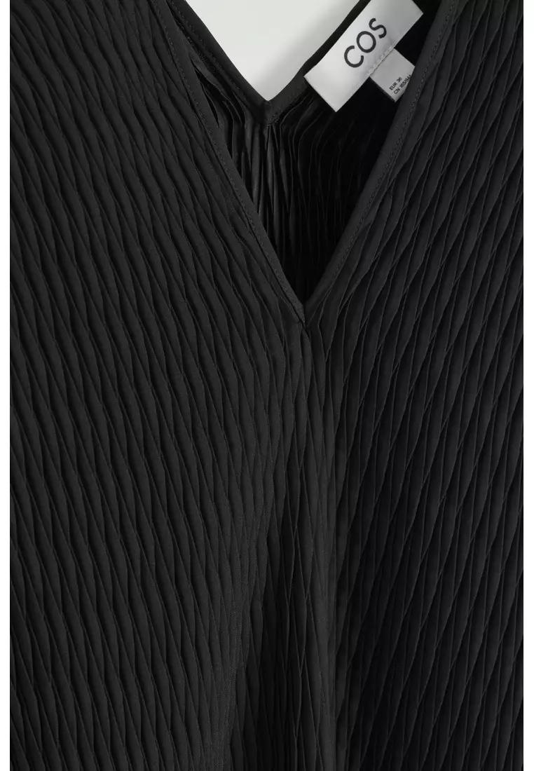 PLEATED V-NECK TOP