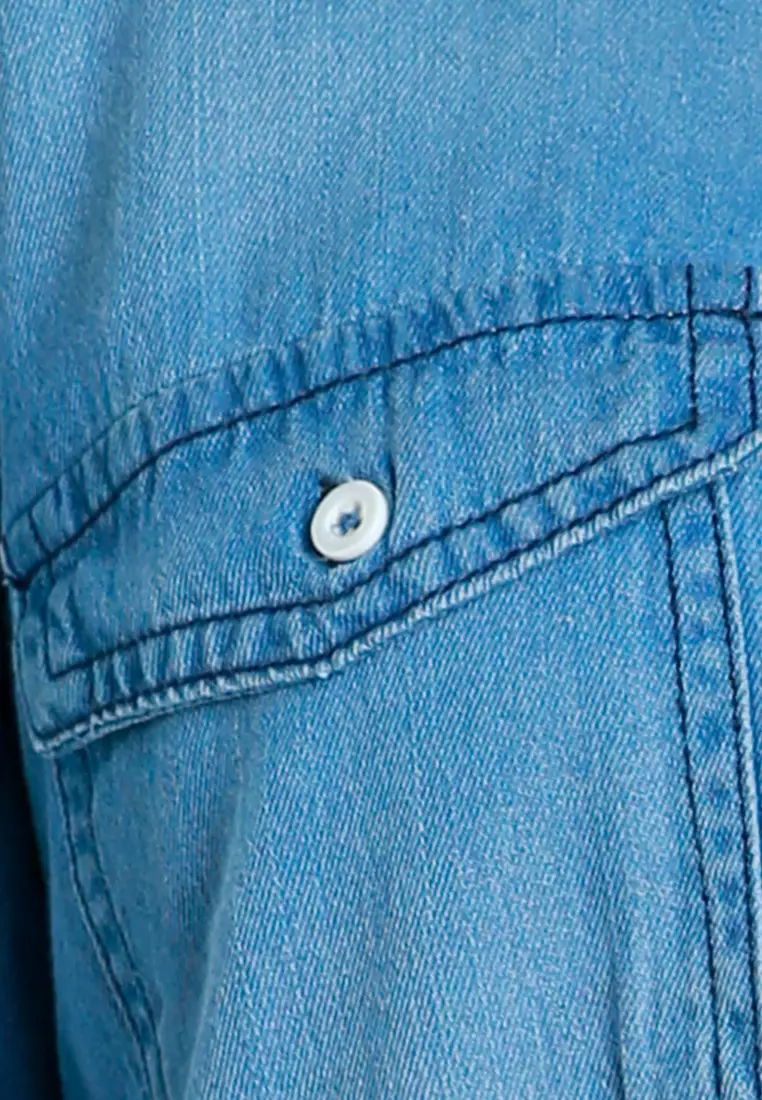 Kemeja Denim Ombre Kancing Bawah Biru Muda