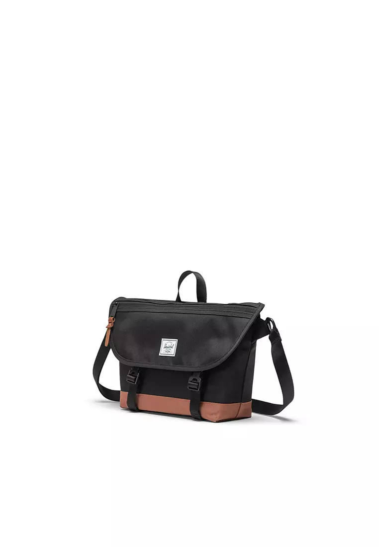 Cove Small Messenger 7,5L Bags - Black/Saddle Brown