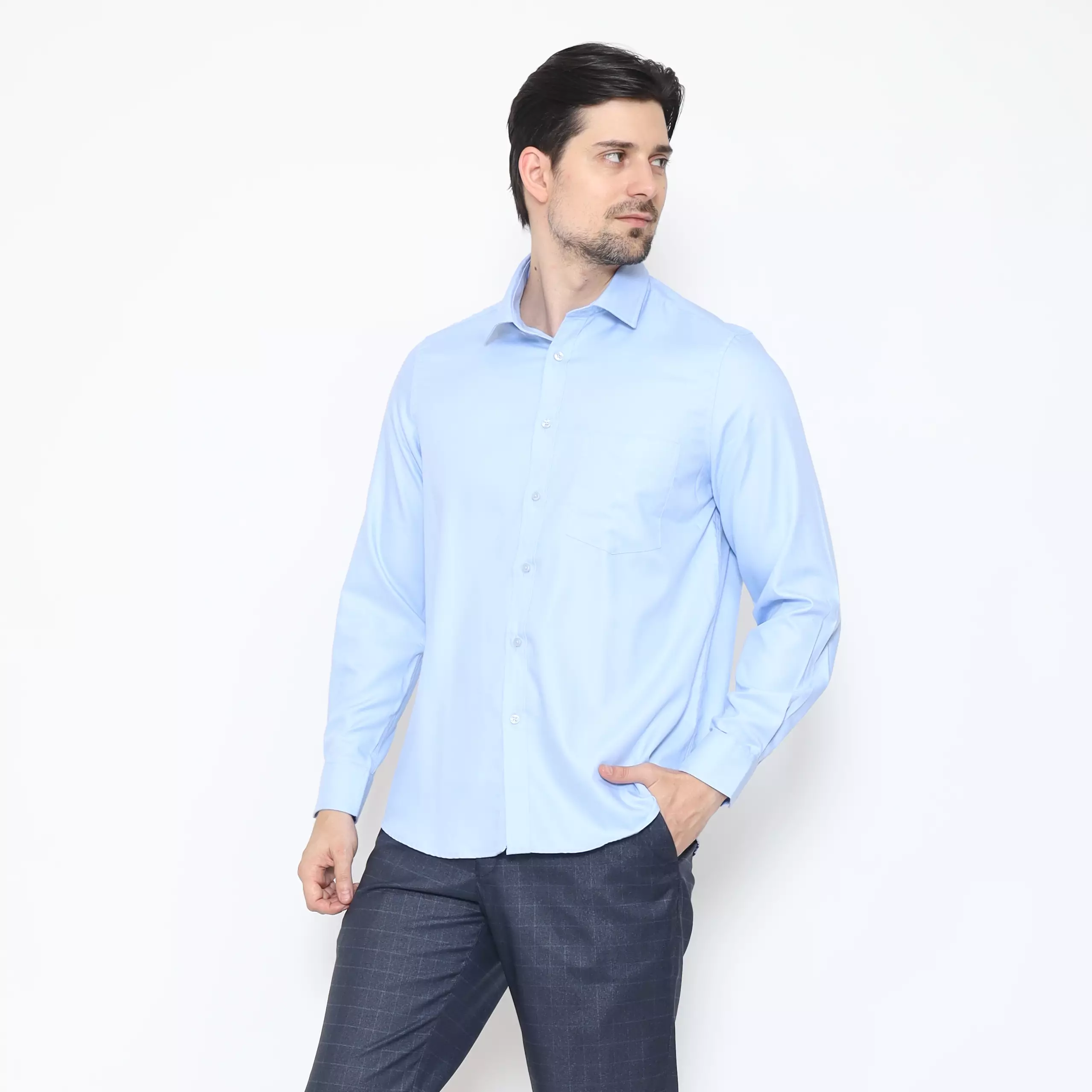 Lawell Kemeja Pria Lengan Panjang Regular Fit Bahan Bamboo Warna Light Blue | Burton