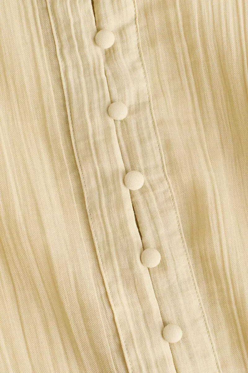 Balloon-sleeved blouse