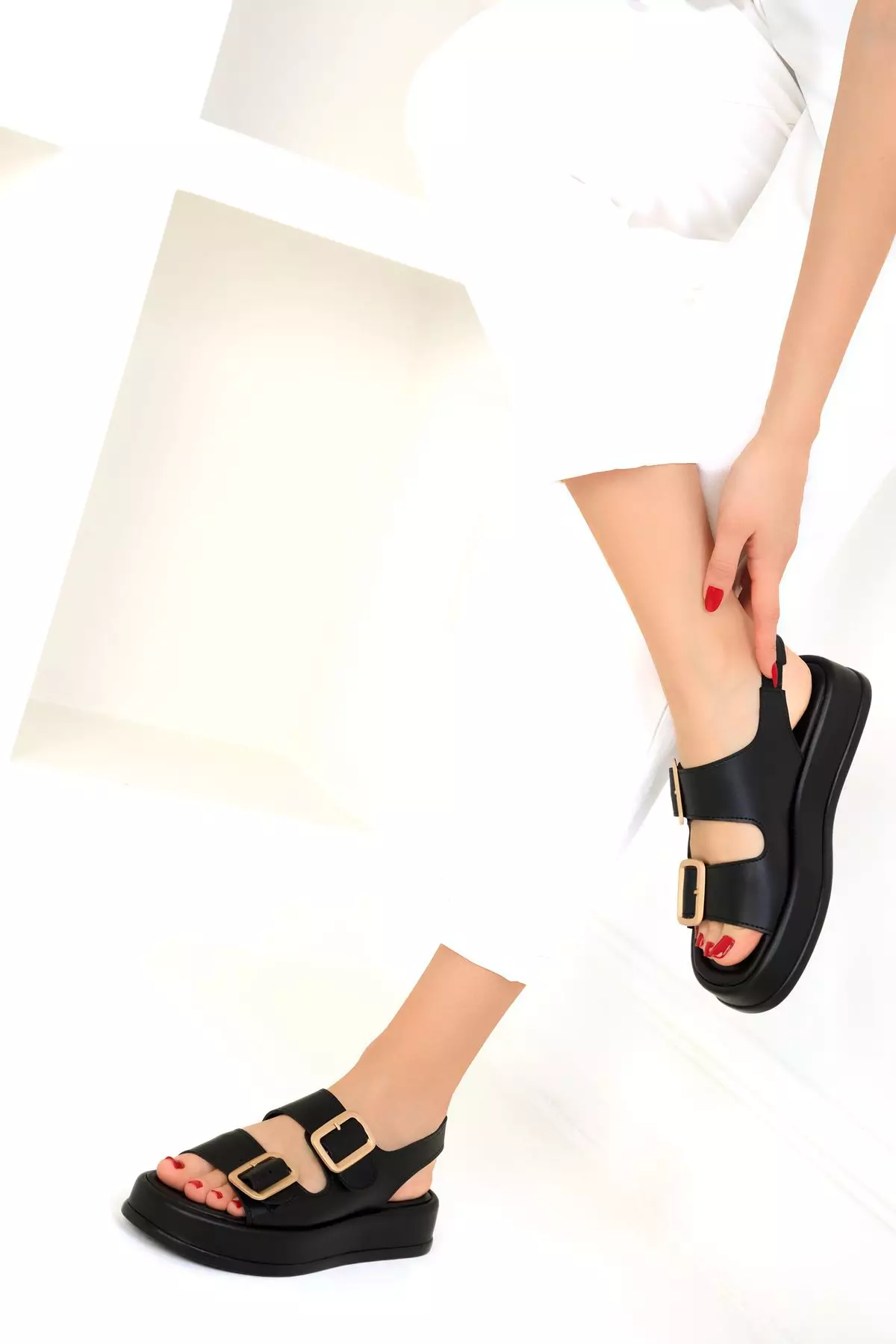 Discount on Soho  shoes - SKU: Buckled Flatform Sandals