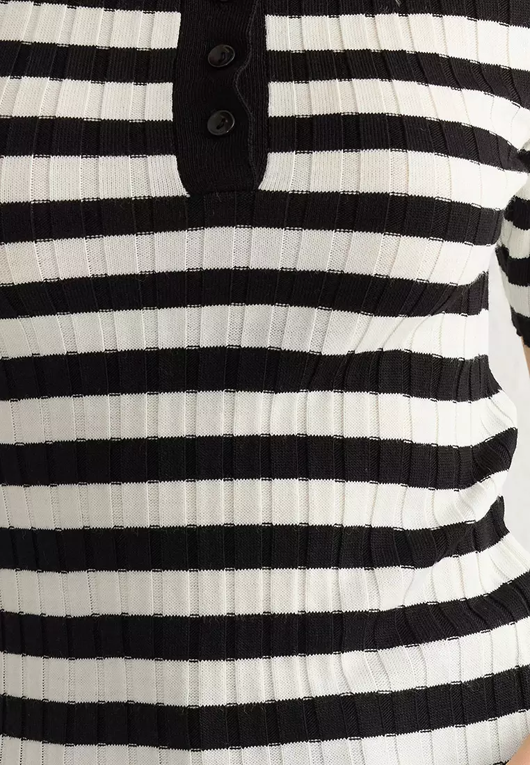 Straight Short Slim Blouse