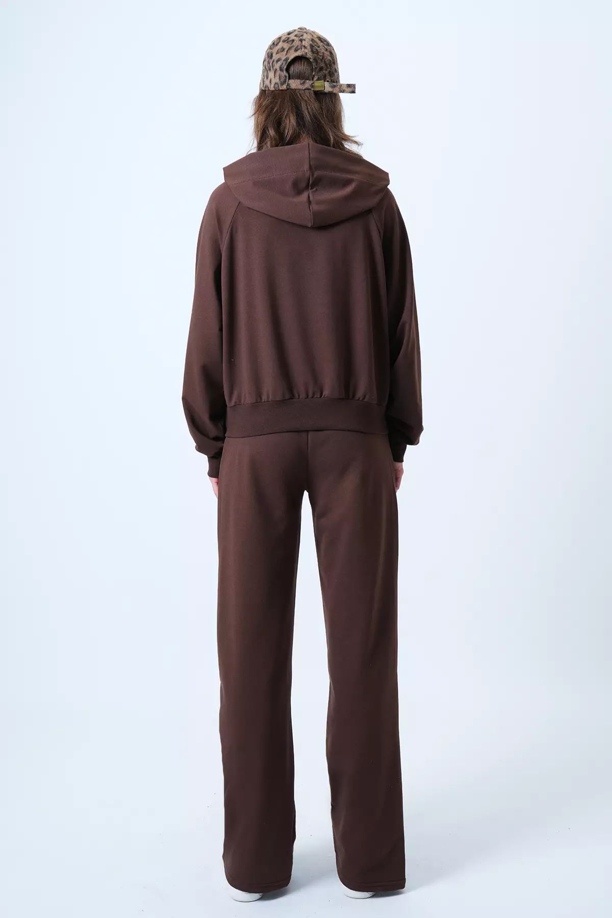 Brown Kangaroo Pocket Crop Sweatshirt And Comfortable Cut Trousers Set Alc-X14609
