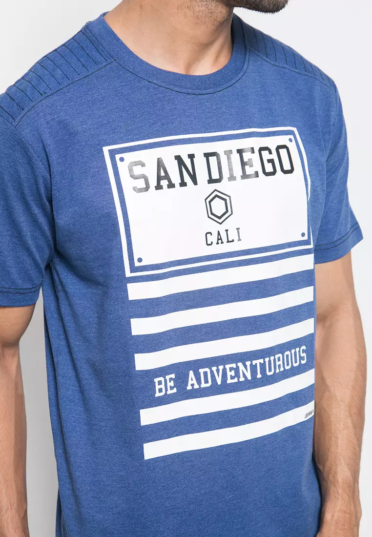 Johnwin - Kaos Pria - Sablon - Biru - Lengan Pendek - ATS.622.M339.01.C S/S - Free Keychain