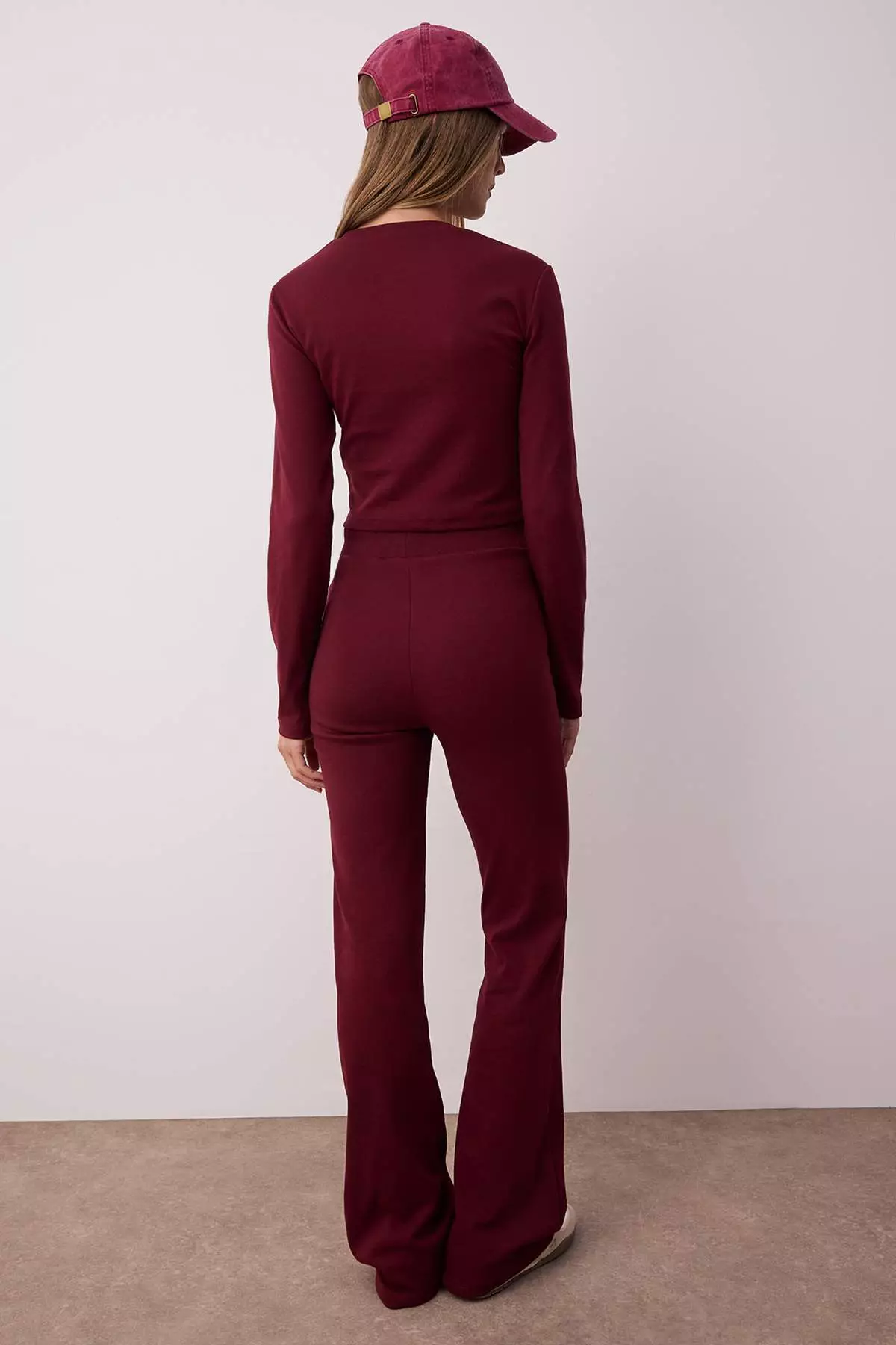 Burgundy Slim/Fitted Stretch Knitted Bottom Top Suit