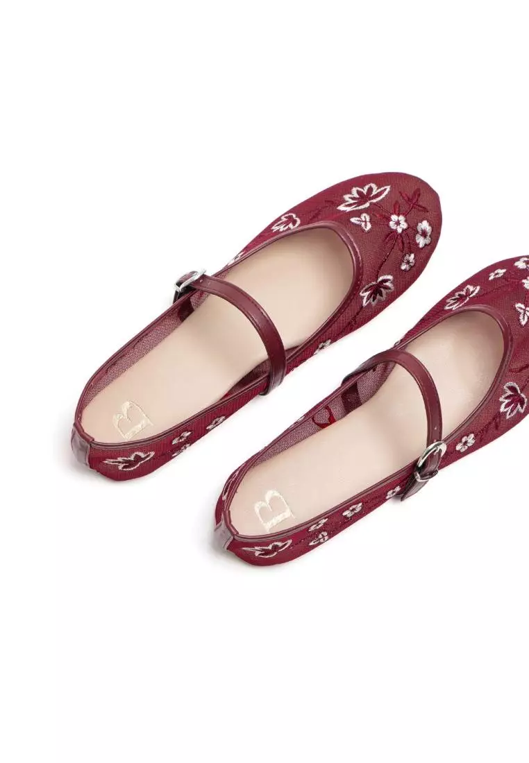 Jual Berrybenka Label Sofia Mayala Embroidered Mary Jane Maroon ...