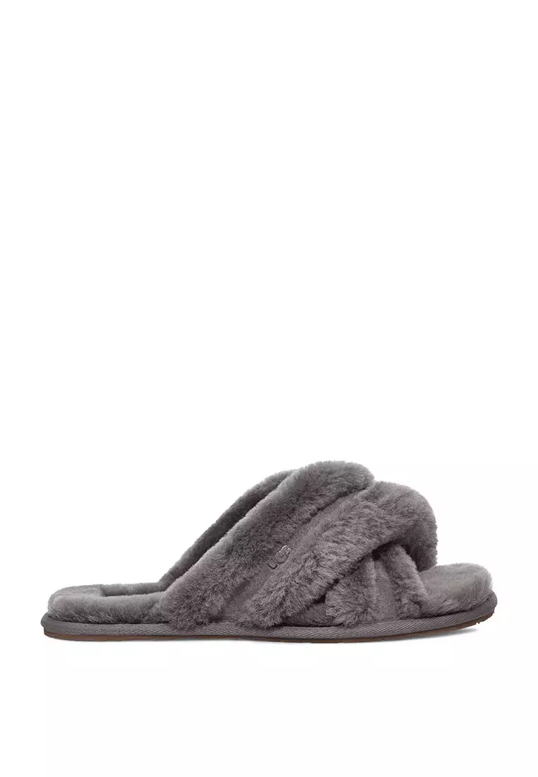 Discount on Ugg  shoes - SKU: Ugg Women's Scuffita Ii Slipper - Charcoal (1123572-Chrc)