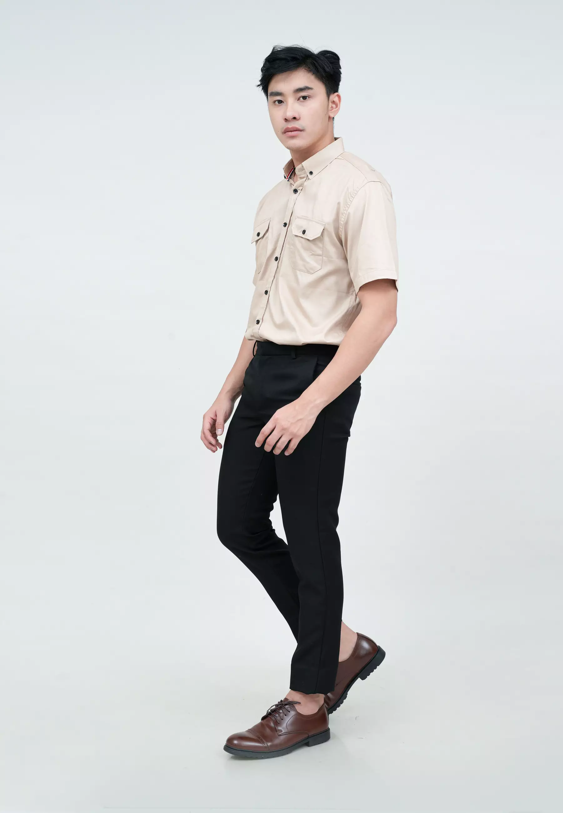 Houseofcuff Kemeja Lengan Pendek Pria Slim Fit Double Pocket Krem
