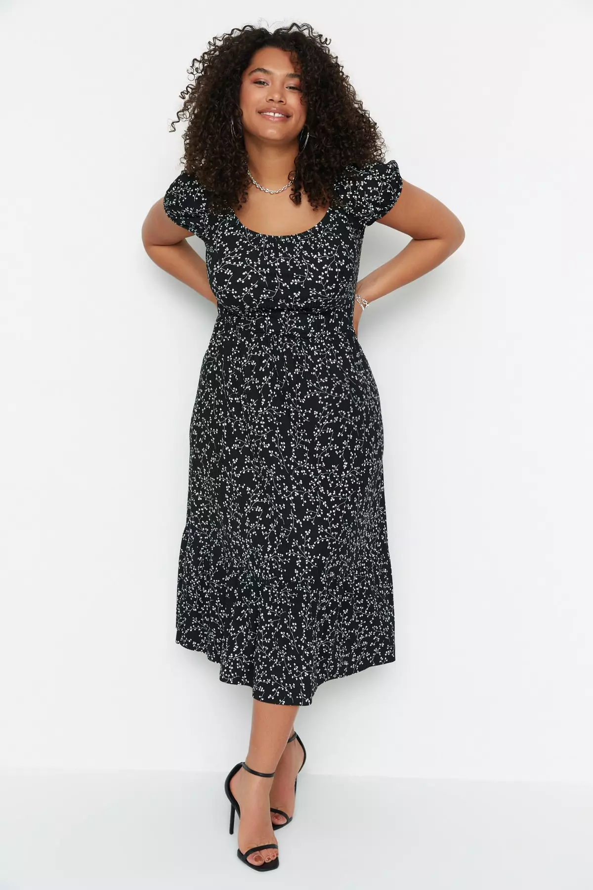 Plus Size Carmen Collar Floral Pattern Dress