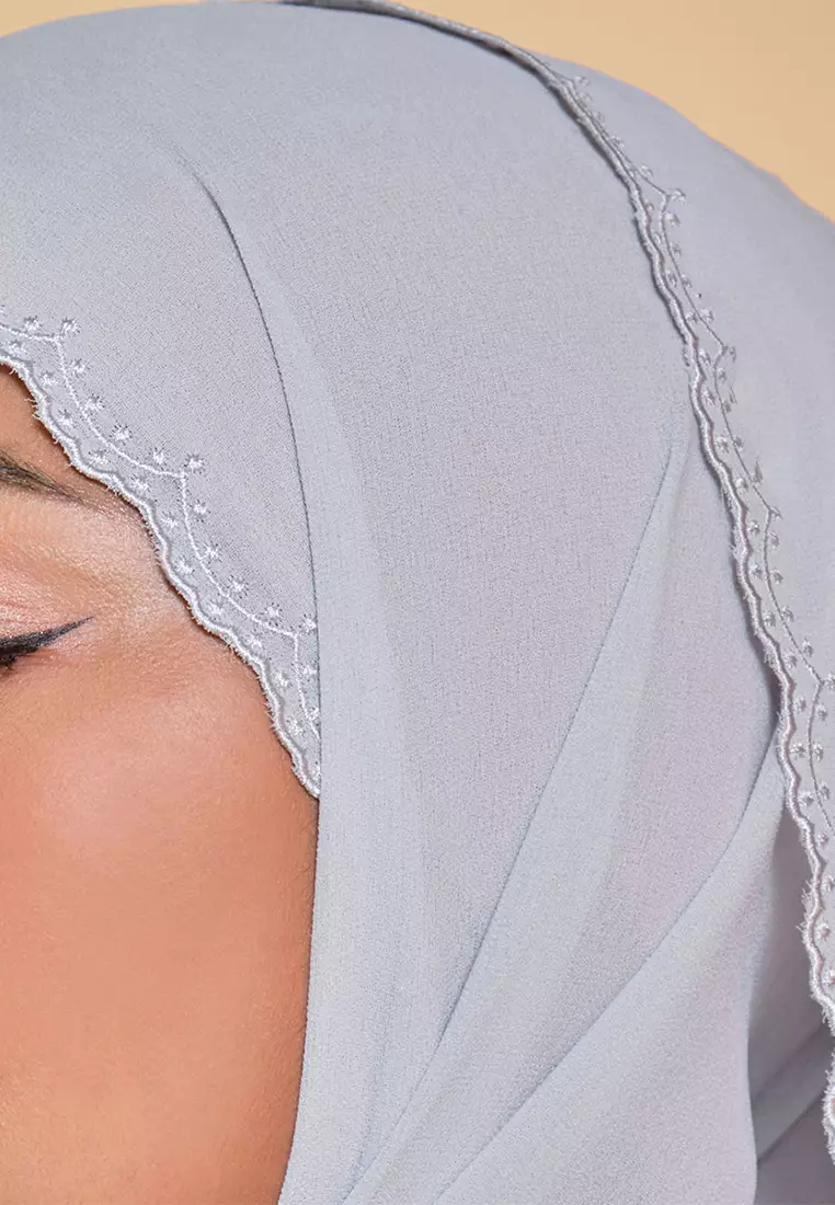 Tanuja Embroidered Scallop Headscarf - Light Grey