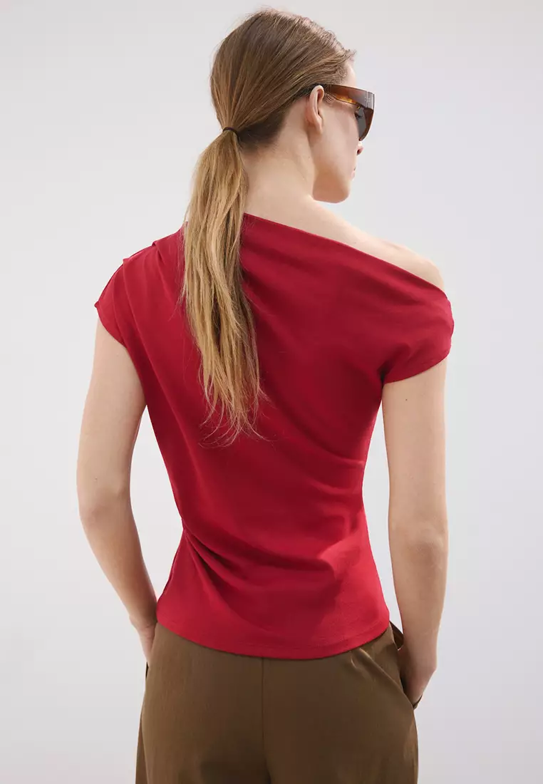 Asymmetric Ruched Top