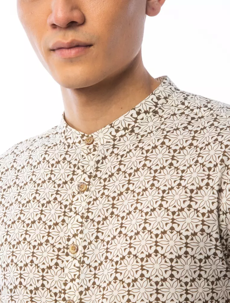 EAST INDIA COMPANY - HARZIZ MEN SLIM FIT SHORT SLEEVE PRINTED SHIRT BROWN