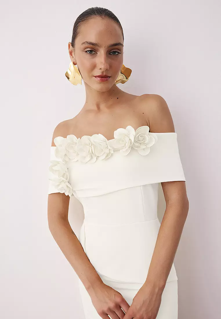 White Carmen Collar Finike Maxi Elegant Evening Night Graduation Dress