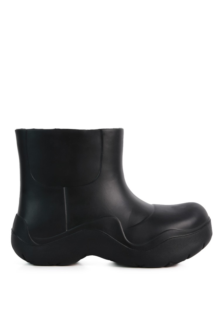 Black Gummy Chelsea Rainboots