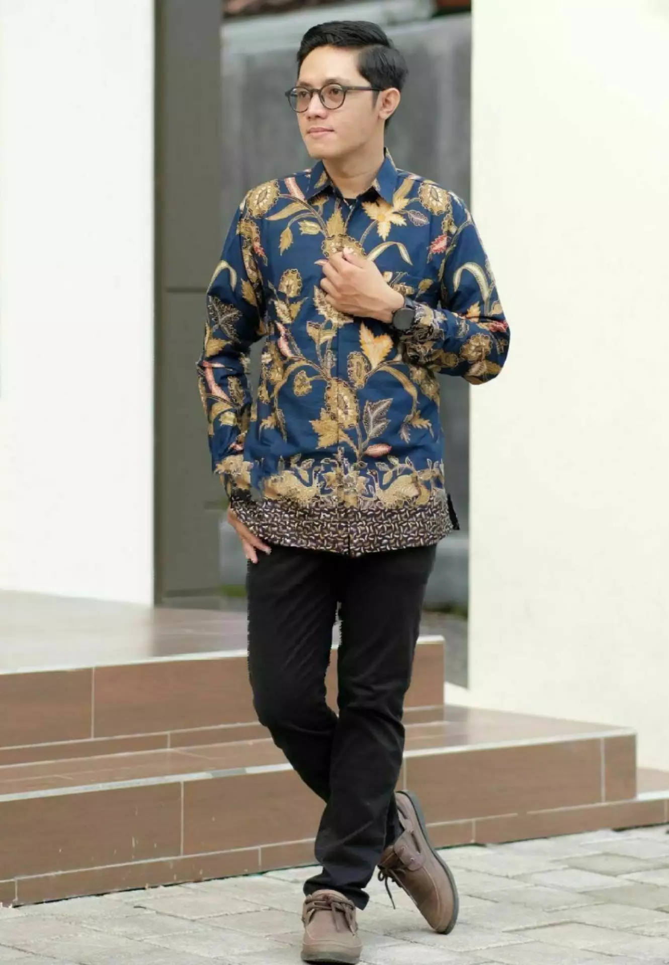 Kembangan Navy Kemeja Batik Pria Premium Slimfit Modern Lengan Panjang B.A