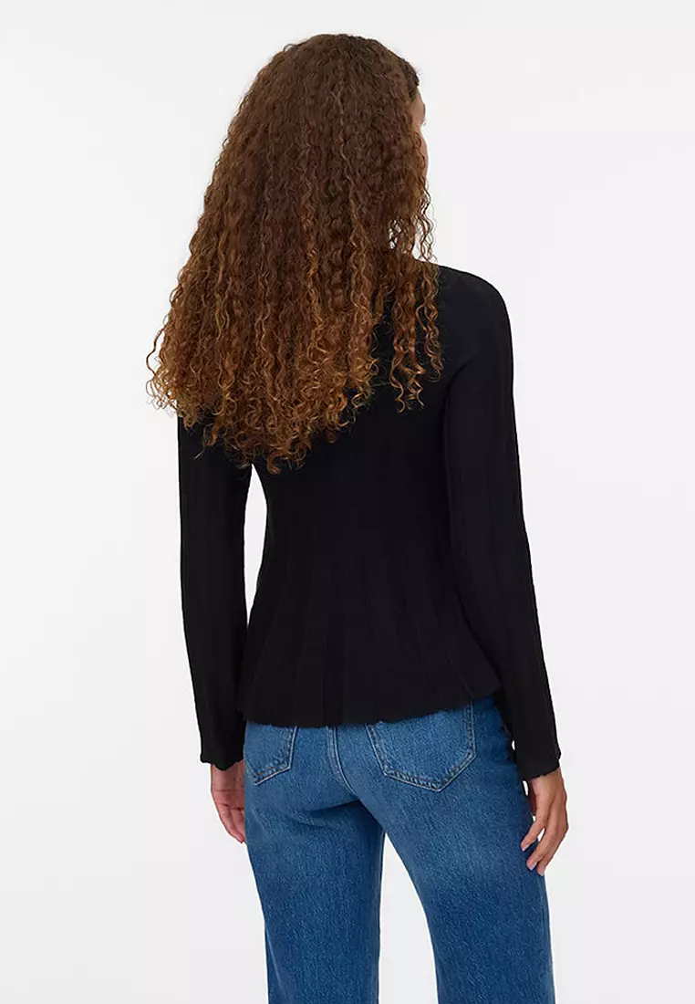 Long Sleeve Round Neck Sweater