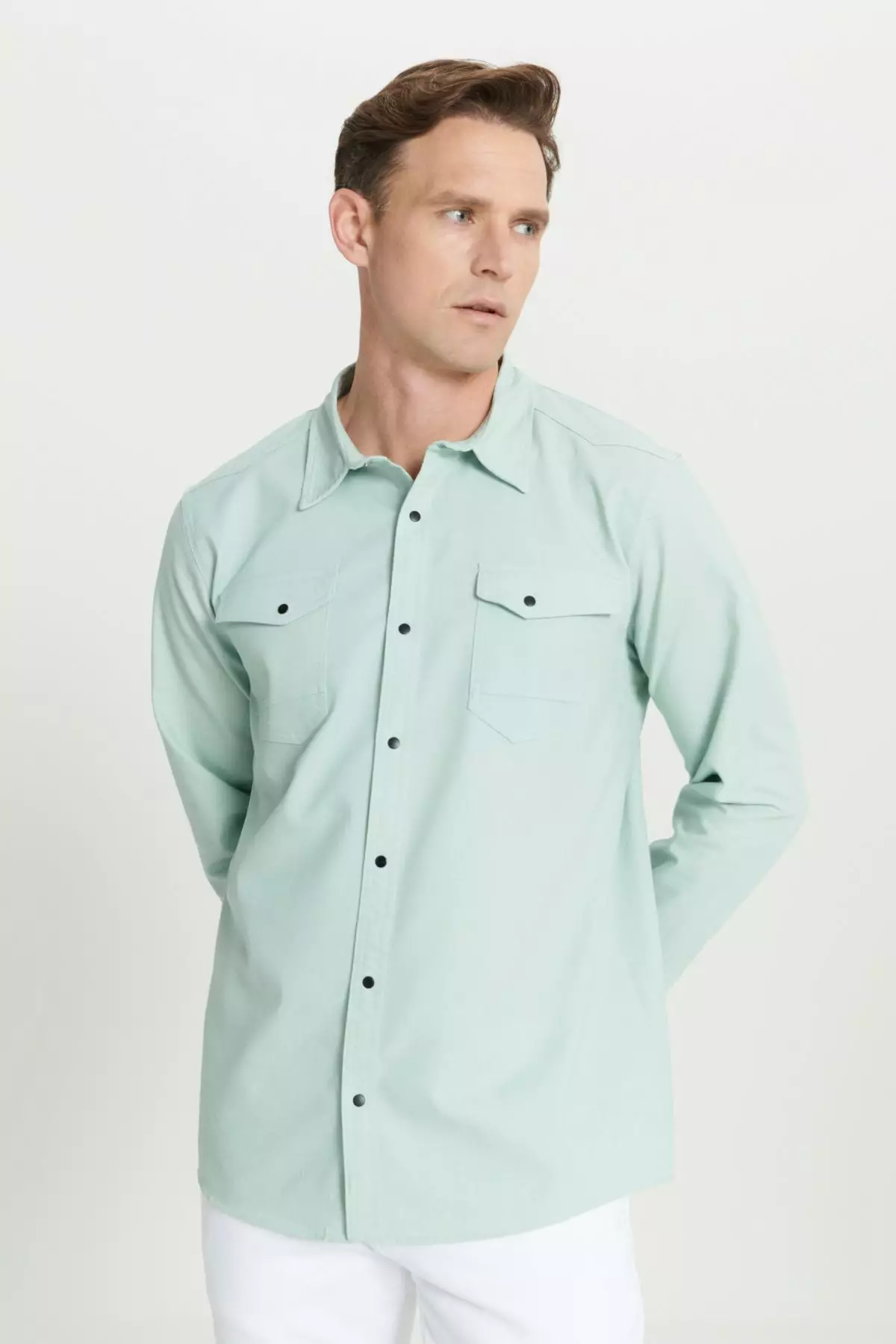 Slim Fit Buttoned Shirt