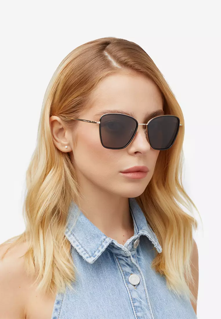 HAWKERS POLARIZED Black Dark CHILL Sunglasses for Men and Women, Unisex. UV400 Protection. Official Product designed in Spain