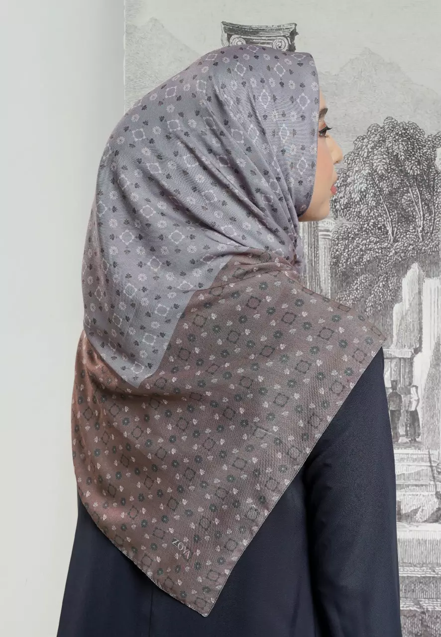 DAXA Scarf Brown - Kerudung Hijab Segiempat Motif With Pouch - Bahan Poly Fine - Ukuran 110x110