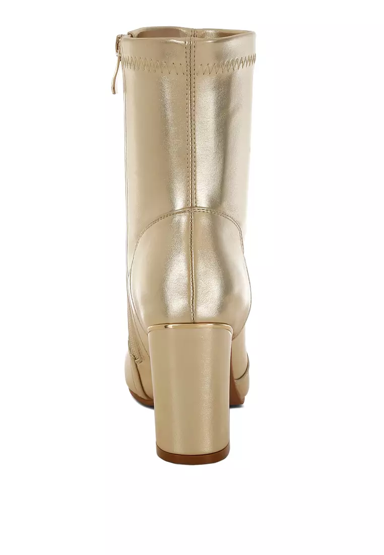 Sepatu Bot Kulit Metalik Warna Emas