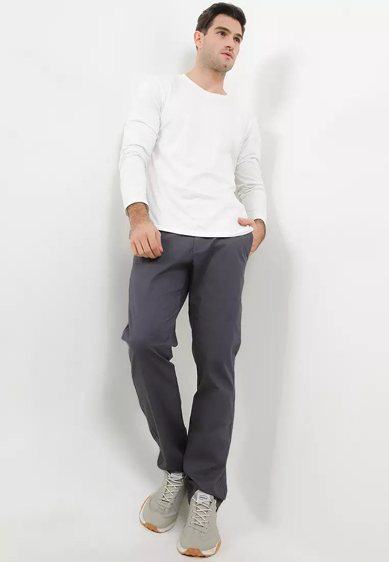 Men's Essential Khakis Pants