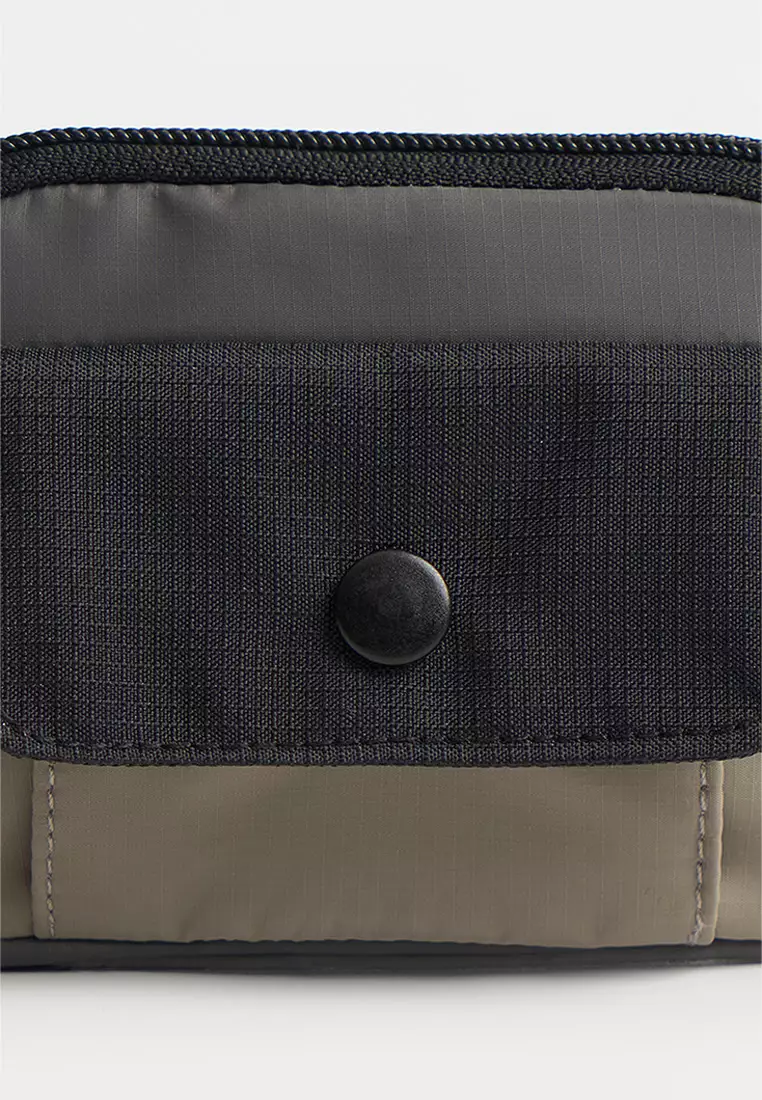 Coin Purse with Clip Label