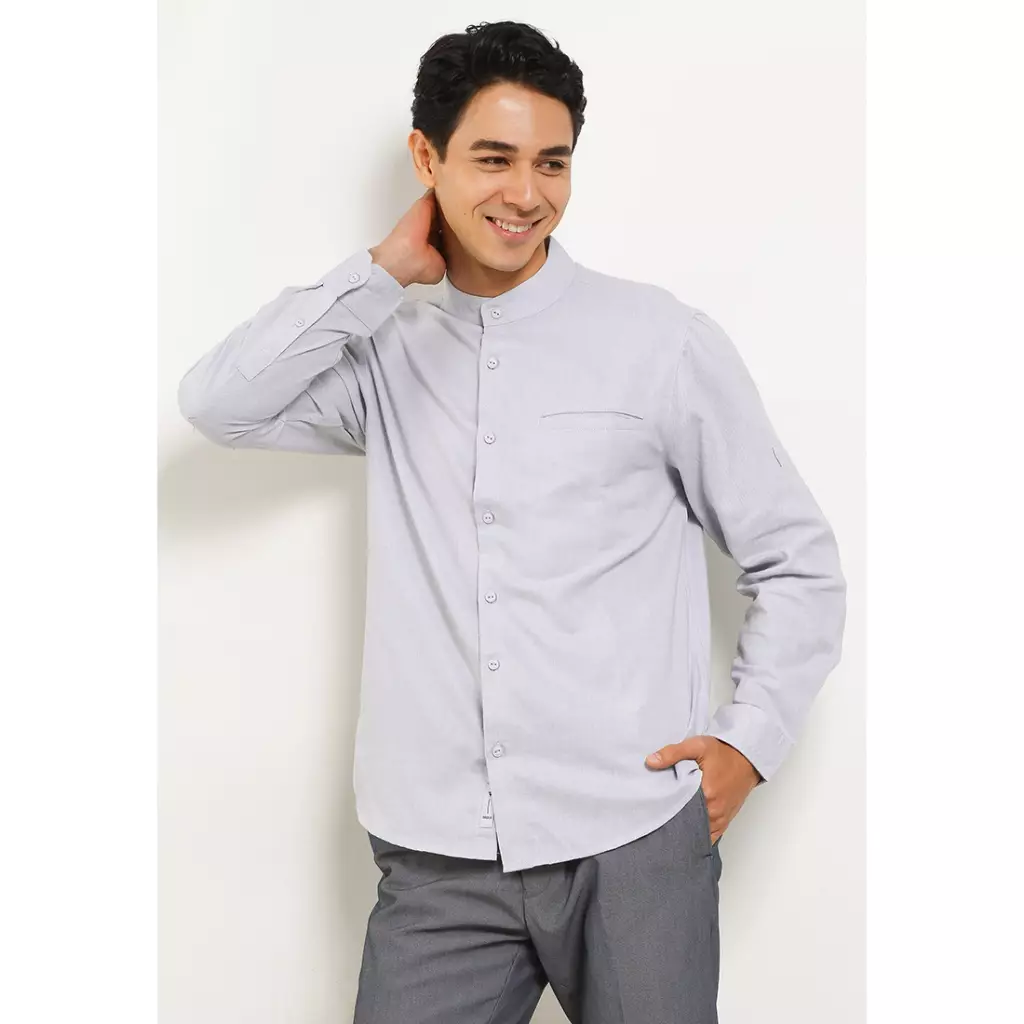 TRIPLE Kemeja Panjang Slim Fit (LS MC 420 01)