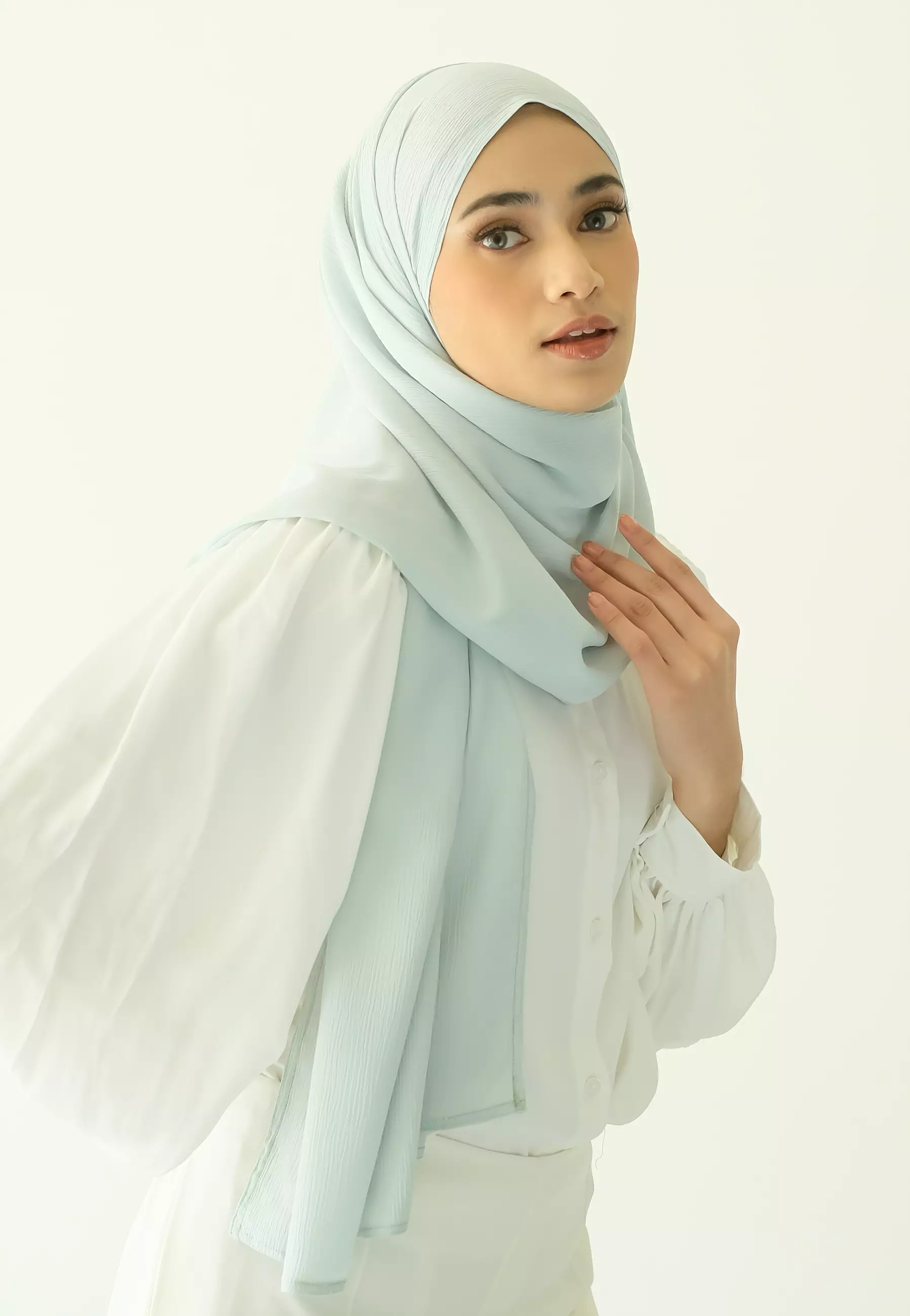 Jual Lozy Hijab Sheera Shawl Blue Mint Original Zalora Indonesia