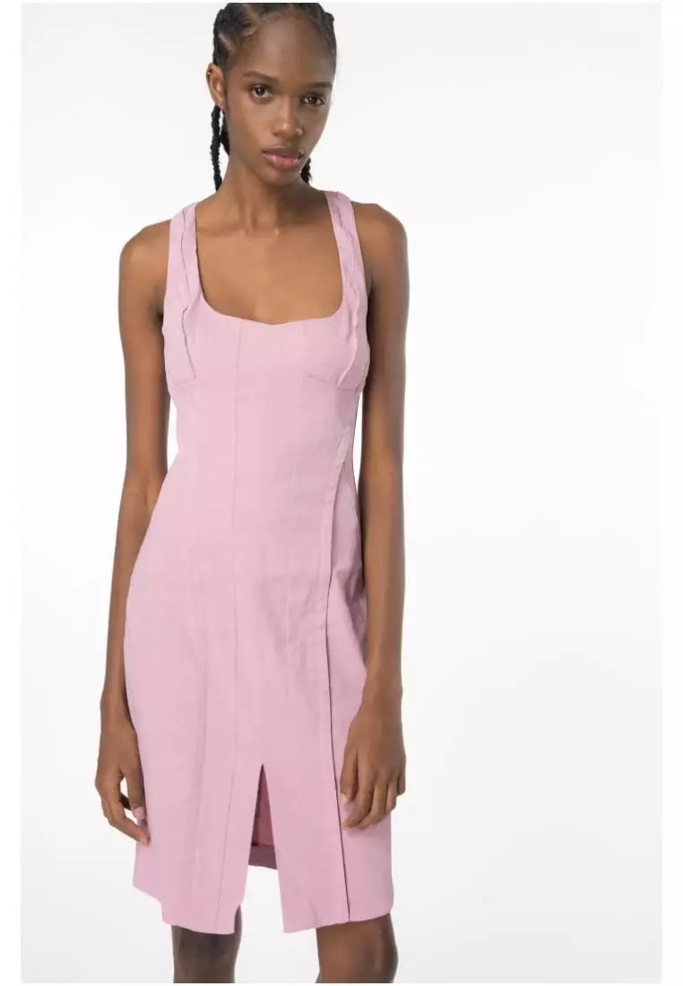 Slim-fitting linen dress