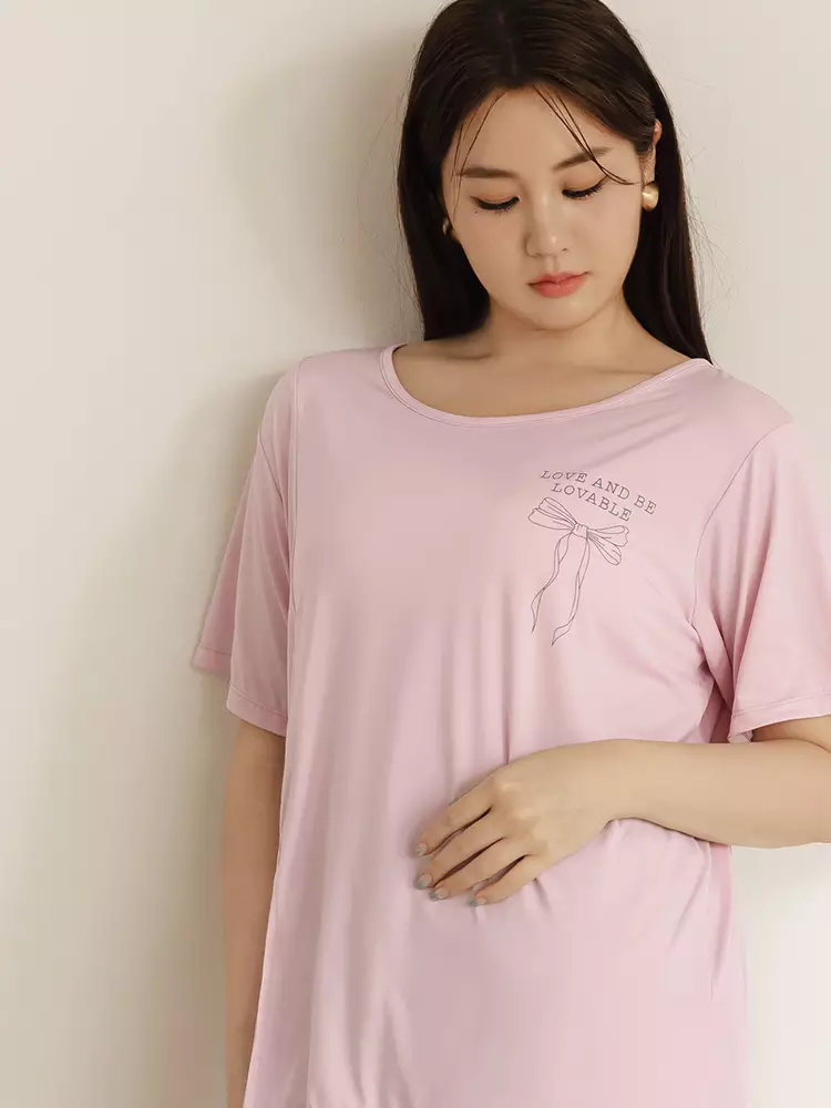 雲朵自訂款-涼感．冰牛奶絲蝴蝶結開衩長版T恤上衣《AB19580》