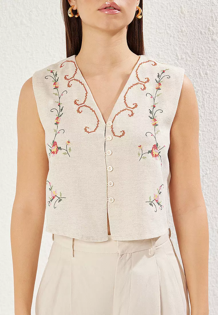 Beige Regular Embroidery Detailed Woven Vest