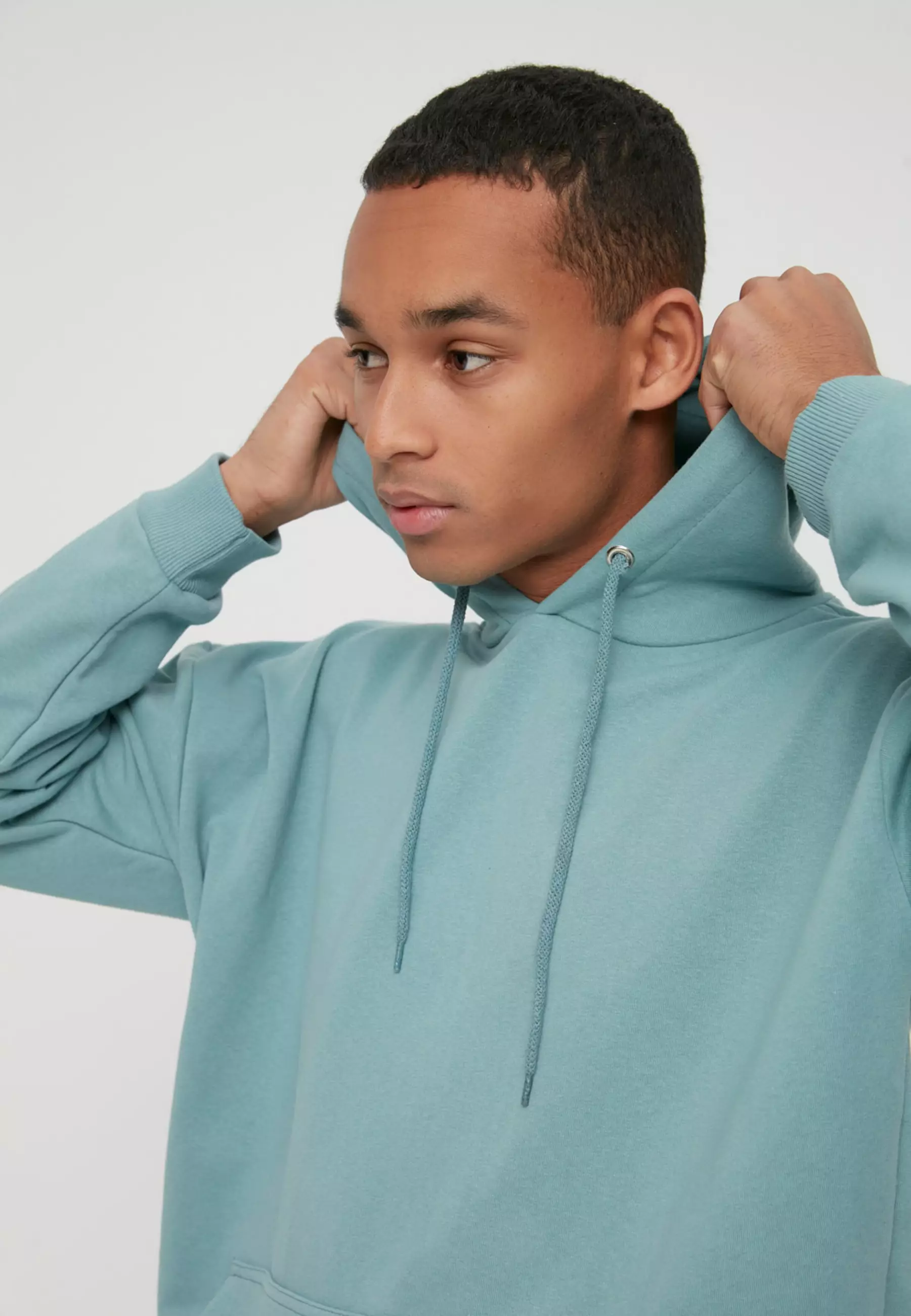 Basic Oversize Hooded Sweatshirt with Patched Label