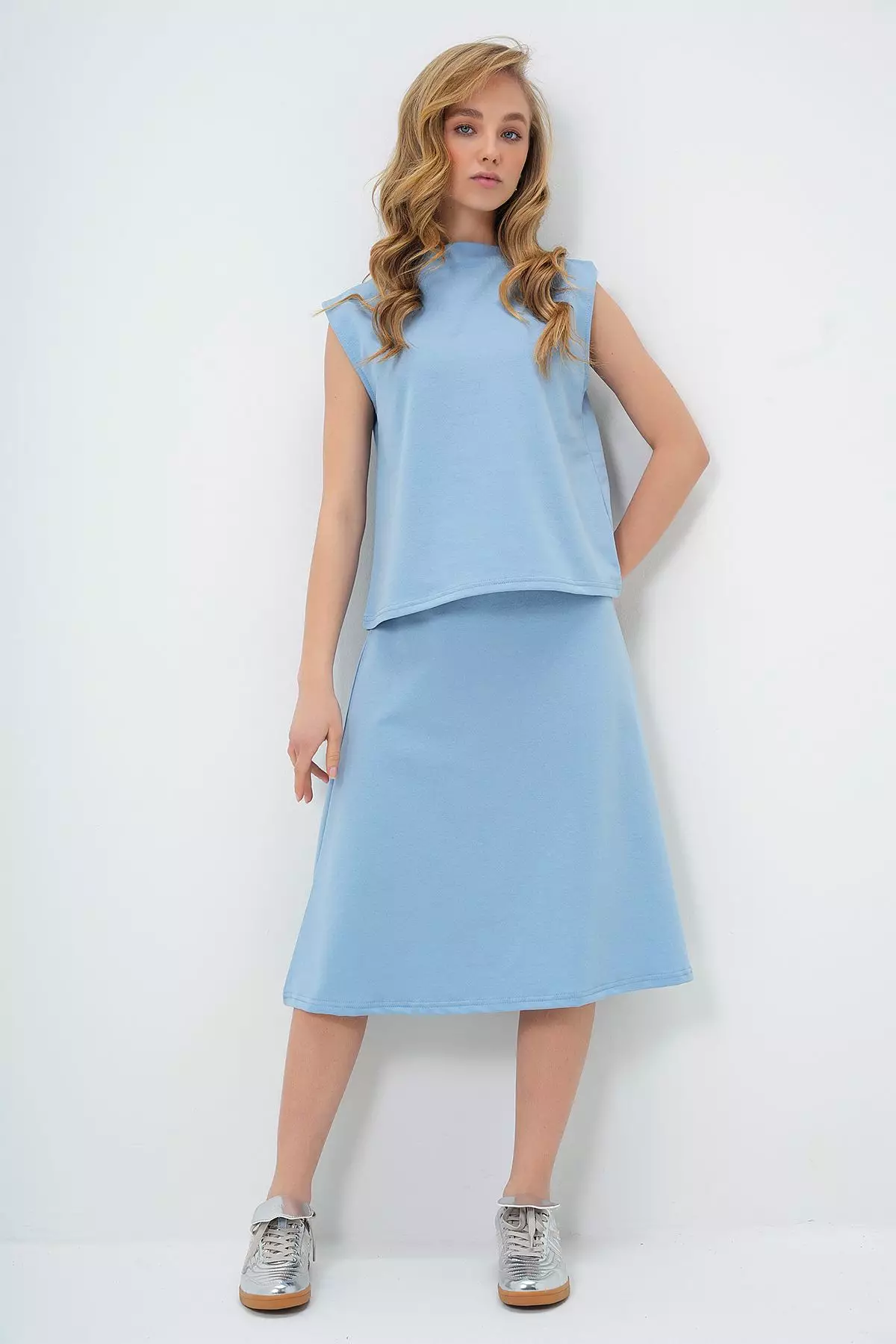 Women's Blue Stand Collar Sleeveless Blouse Skirt Set