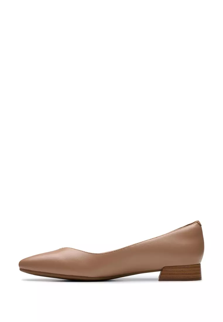 Womens Natalyn Wish Ballerina - Warm Beige Leather
