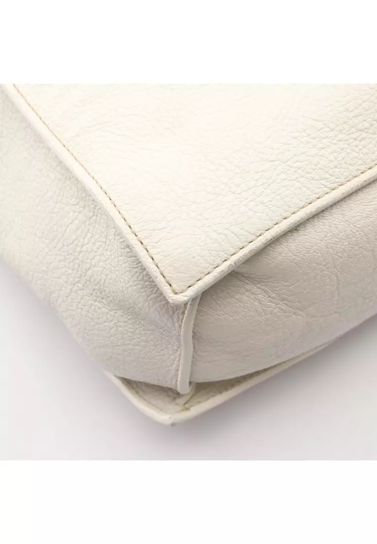 Pre-Loved MIU MIU Shoulder bag tote bag leather white