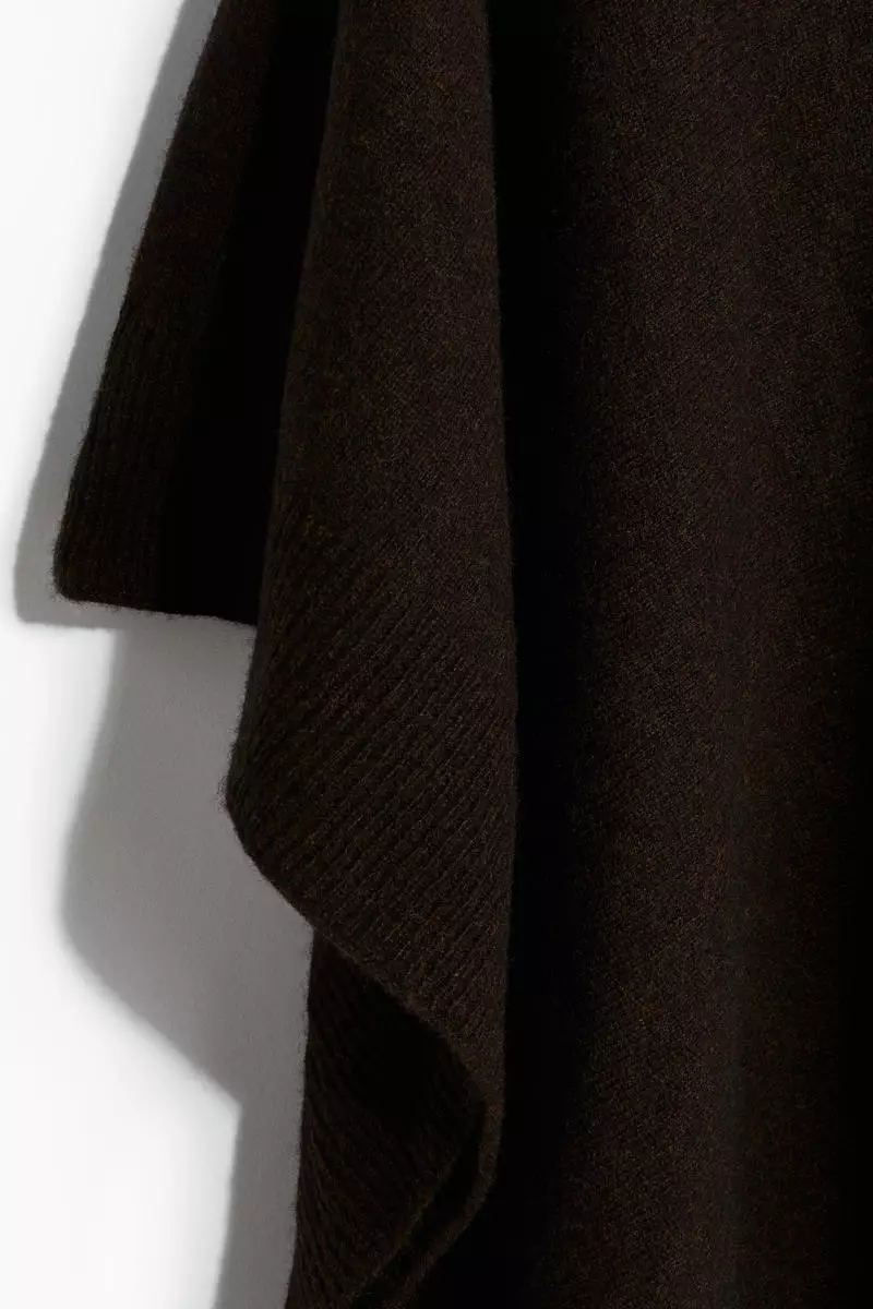 Fine-knit cashmere-blend cape